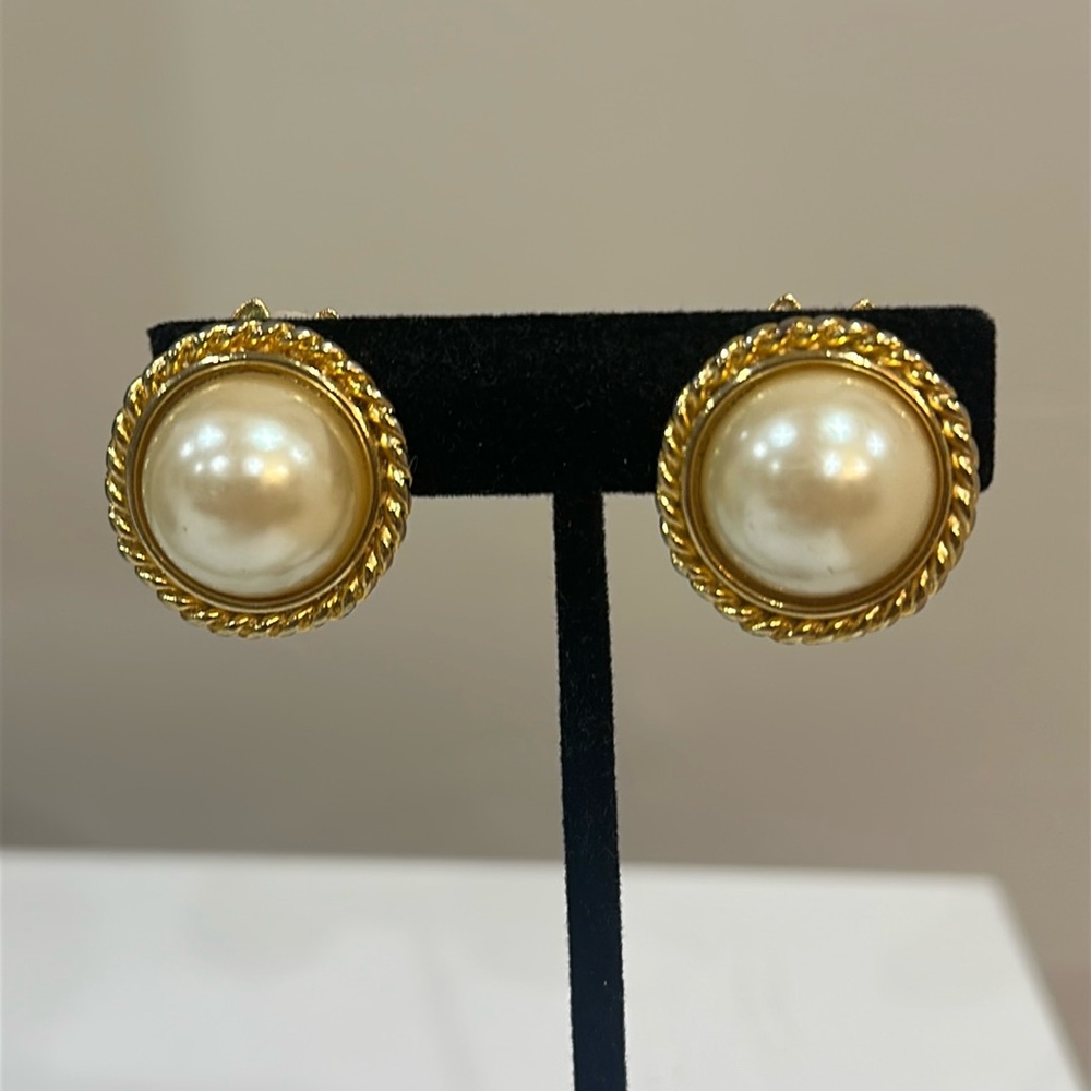 Paolo Gucci Pearl Earrings- Vintage